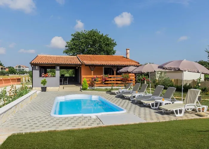 Ferienhaus Mit Privatpool Fuer 6 Personen Ca 90 Qm In Pula, Istrien Istrische Riviera