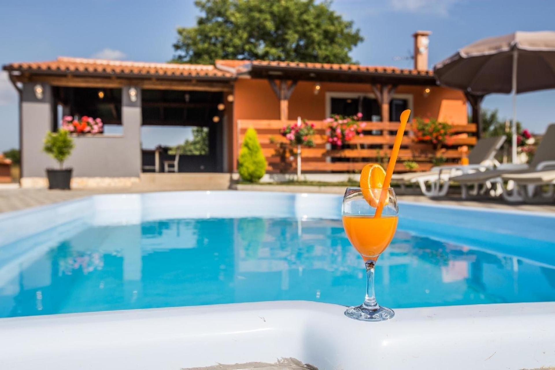 Vikendica Mit Privatpool Fuer 6 Personen Ca 90 Qm In Pula, Istrien Istrische Riviera