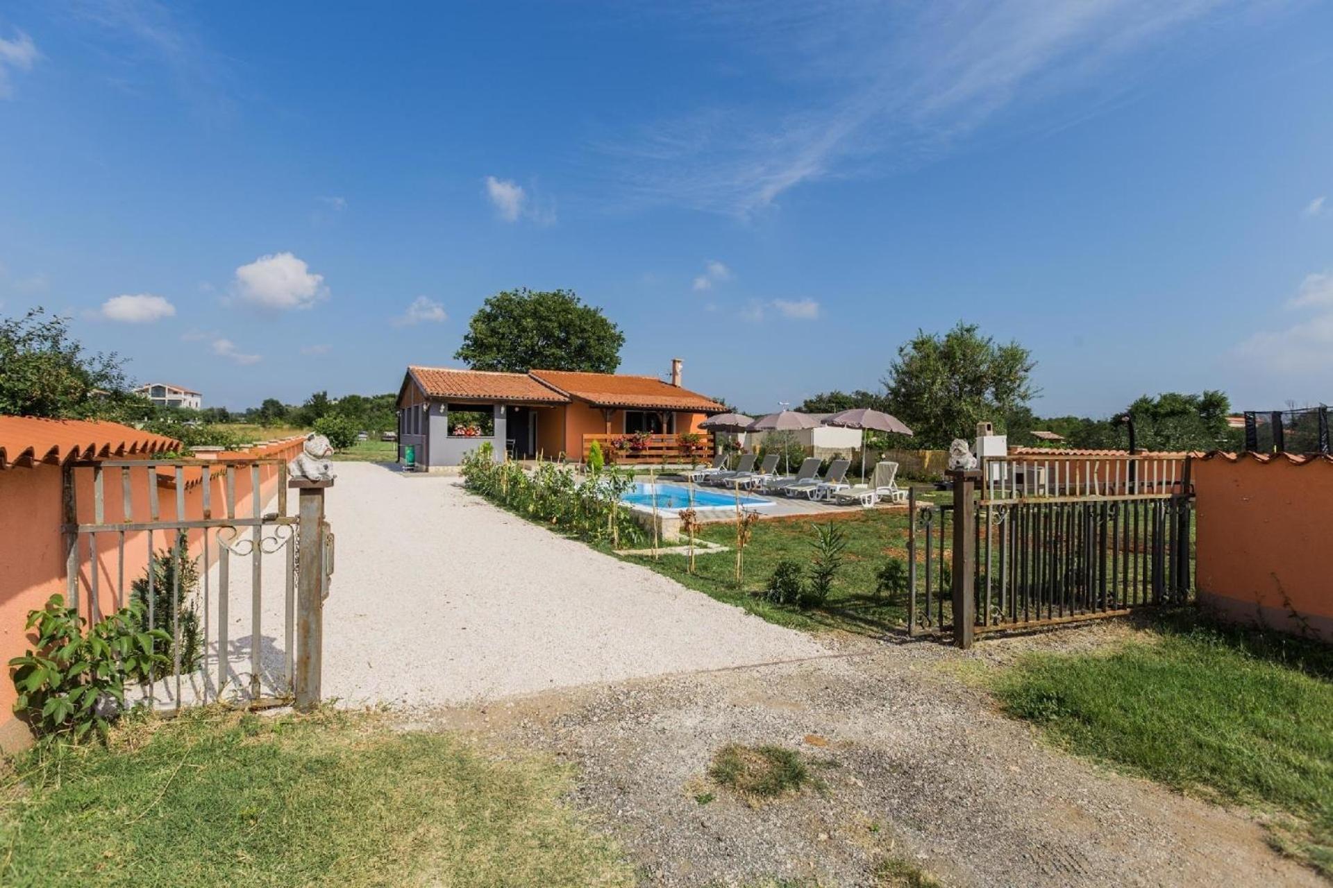 Mit Privatpool Fuer 6 Personen Ca 90 Qm In Pula, Istrien Istrische Riviera *