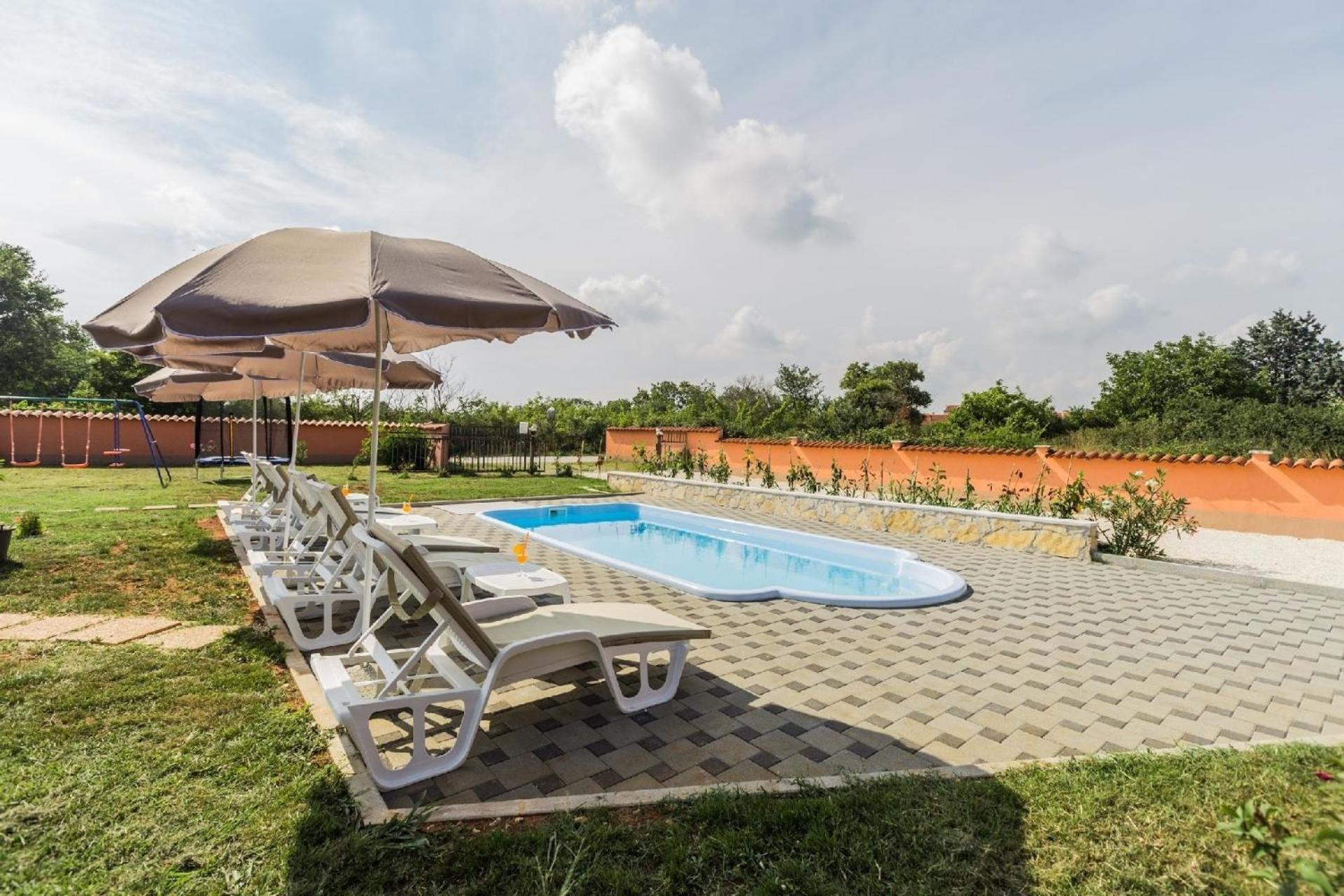 Mit Privatpool Fuer 6 Personen Ca 90 Qm In Pula, Istrien Istrische Riviera * Pula